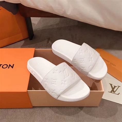 white lv slides